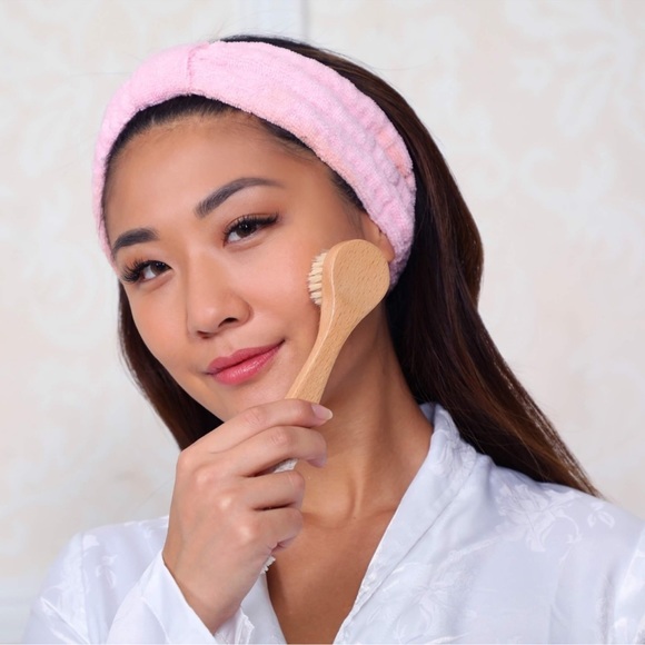 Kayo Body Scrubber + Daily Concepts Facial Dry Brush - Picture 3 of 9